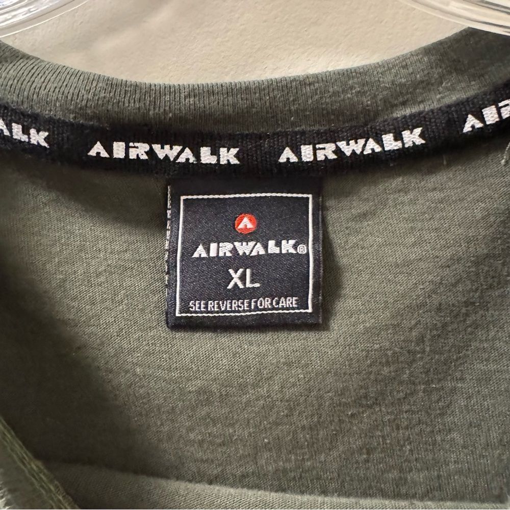 Airwalk Short Sleeve T-Shirt - Size XL - Picture 6 of 6